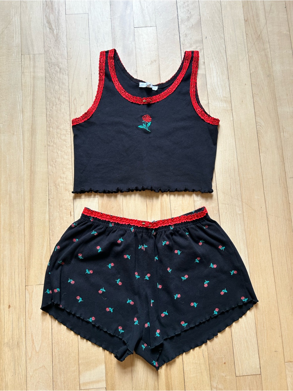 Women’s Black & Red Rose Print Set